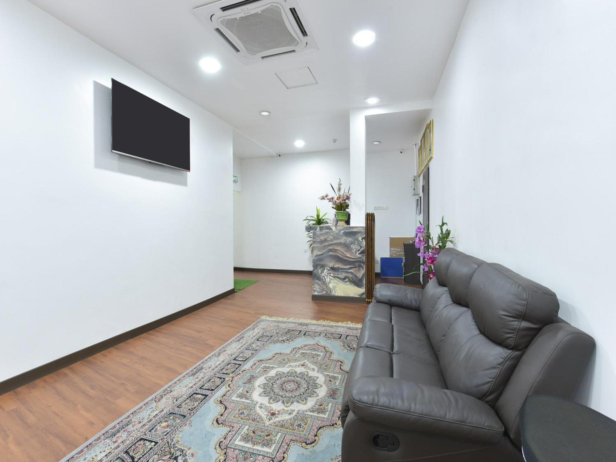 Oyo 90869 Hotel Madeena Inn Sepang Luaran gambar