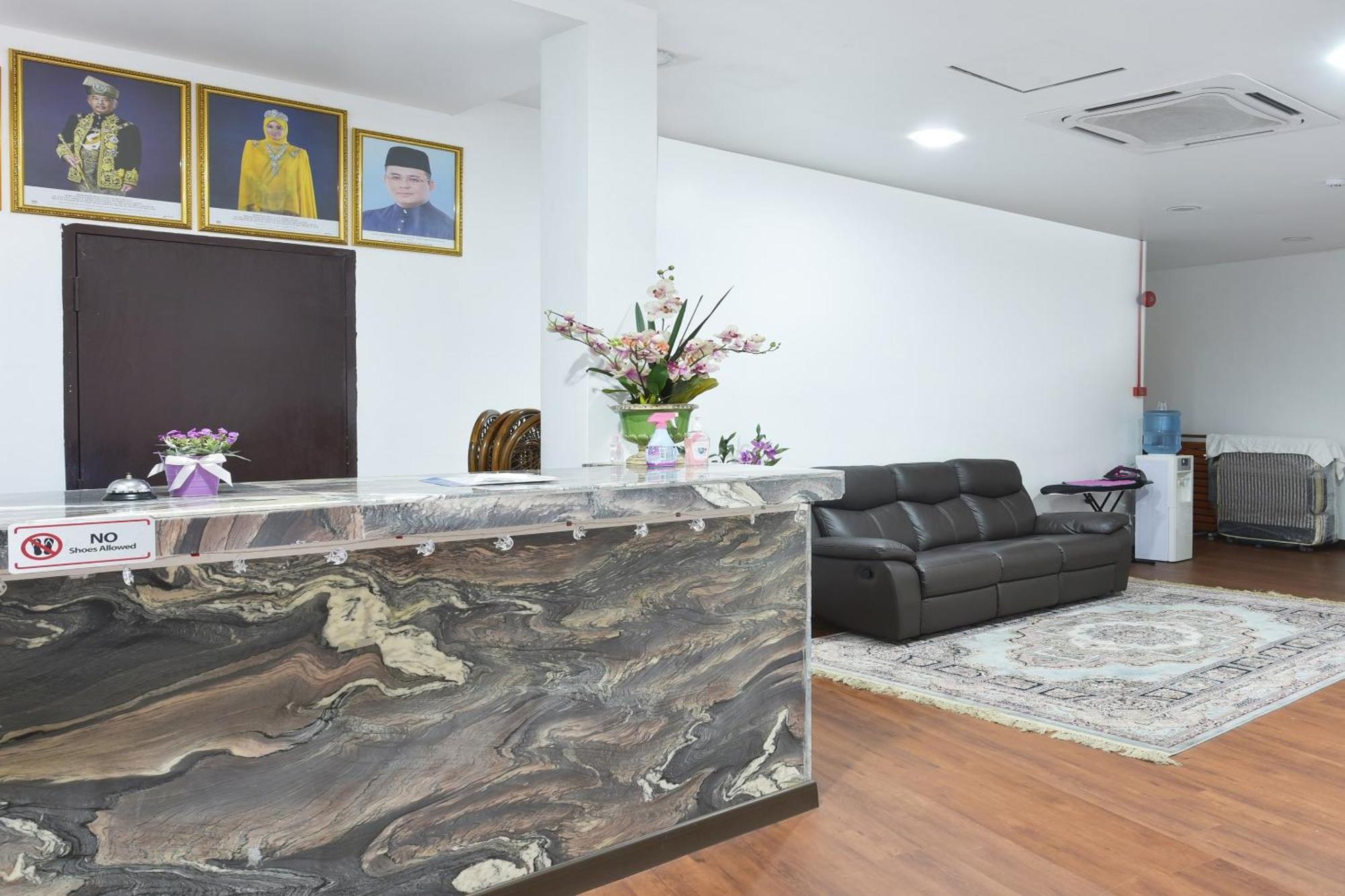 Oyo 90869 Hotel Madeena Inn Sepang Luaran gambar