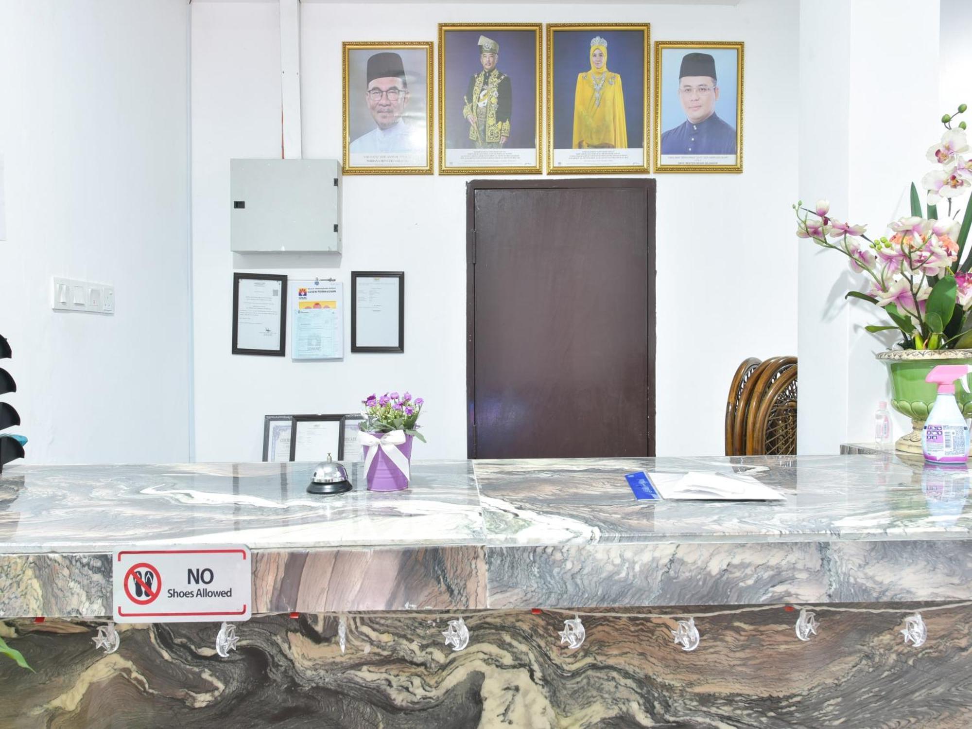 Oyo 90869 Hotel Madeena Inn Sepang Luaran gambar