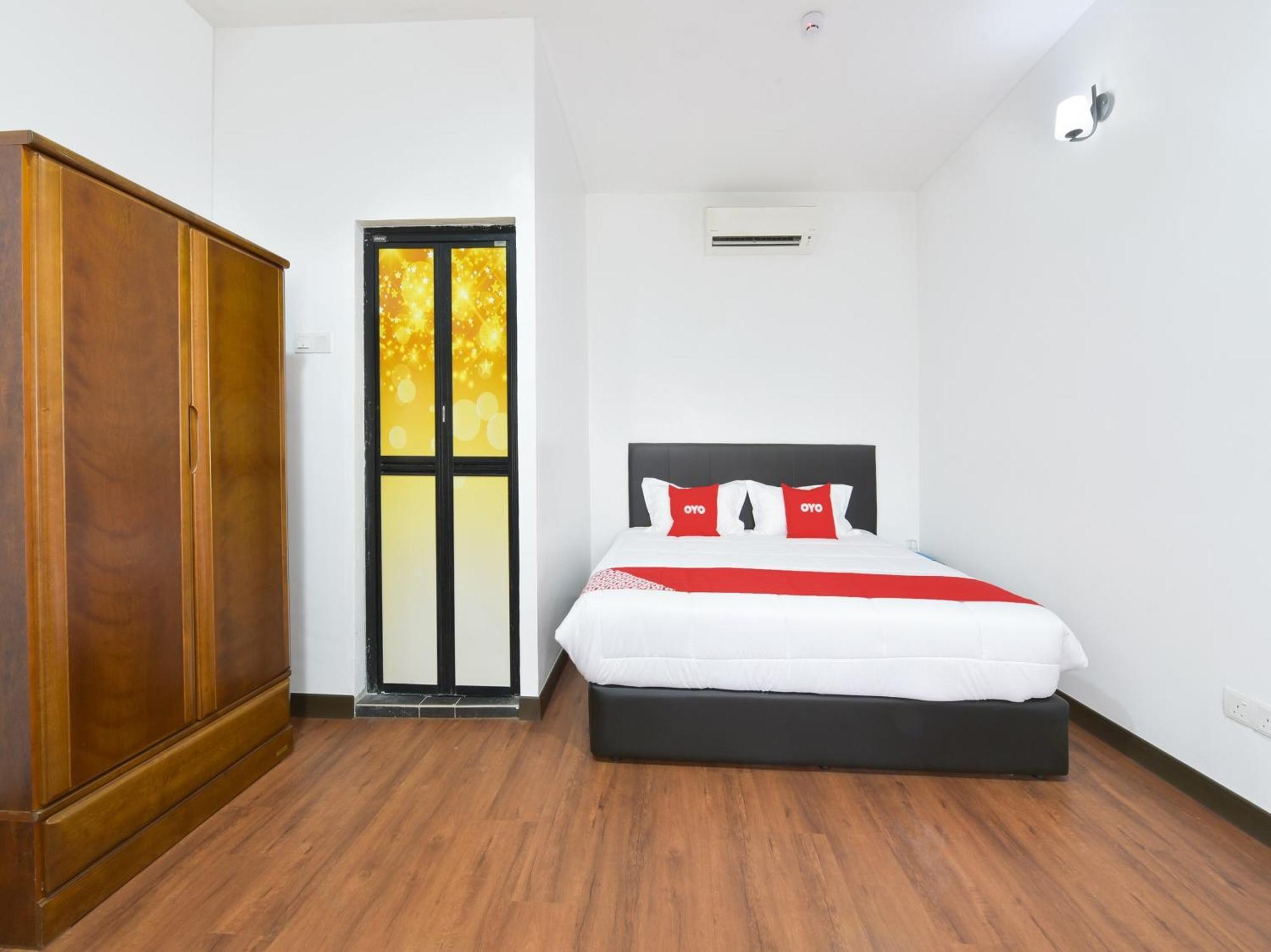 Oyo 90869 Hotel Madeena Inn Sepang Luaran gambar
